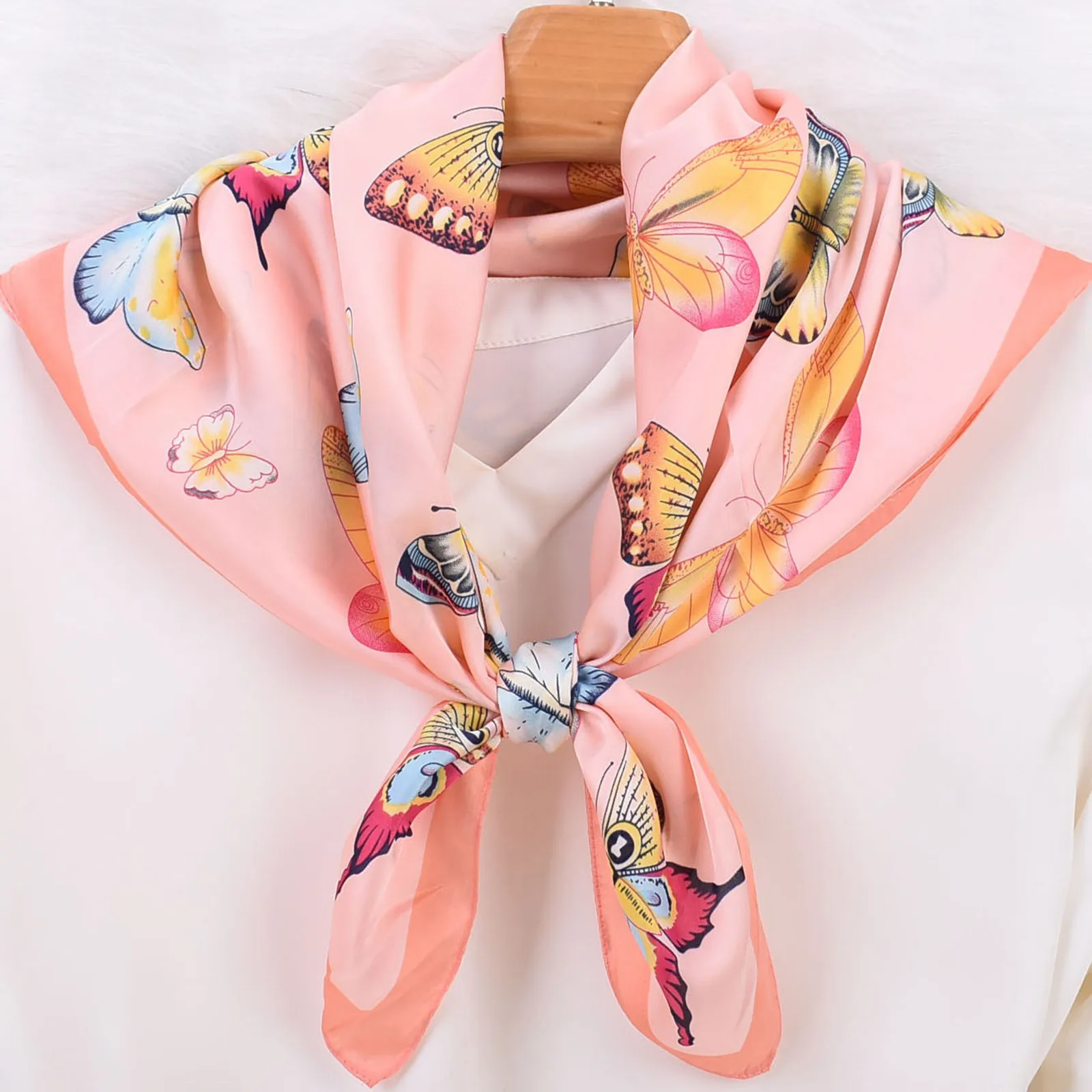 

Neck Scarves Lightweight Scarf Floral Feeling Silk Headband Bandana Printed Scarves Scarf Bandanas Scarf Head Bands Flag Scarfs