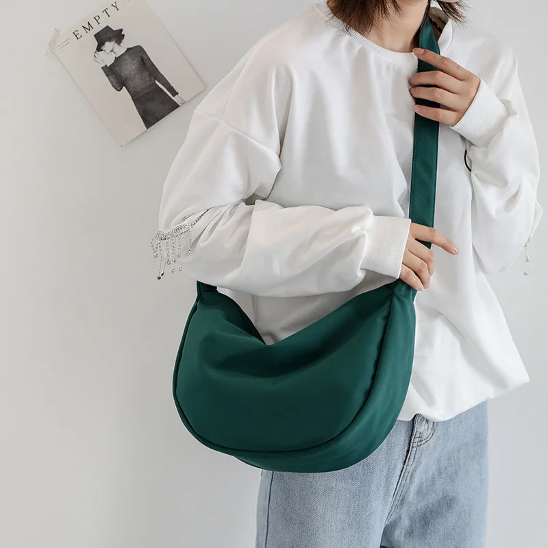 

2023 New Korean Style Simple Nylon Cloth Messenger Bag Women's Fashion Dumpling Shoulder Bag Student Crossbody Bags