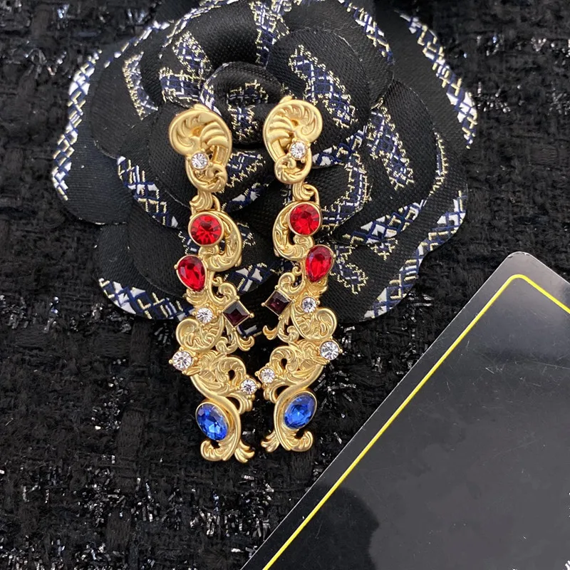 

Серьги-гвоздики из искусственного ротанга