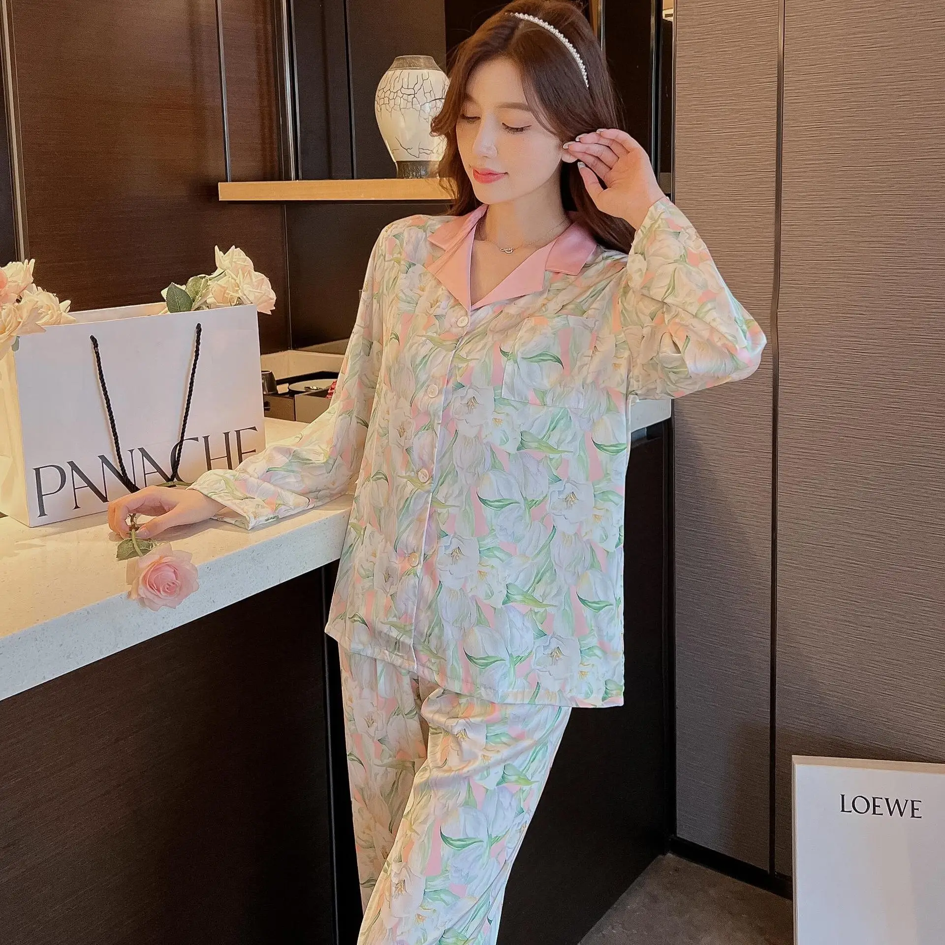 Tulip oil painting, flowers, moonlight, silk, romantic and lovely breathable ice silk, wearable pajama set