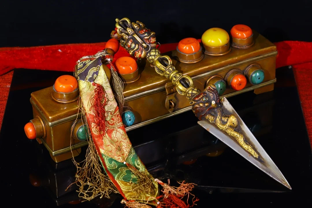 15 &quotКоллекция тибетского храма старая бронза позолоченная окрашенная голова