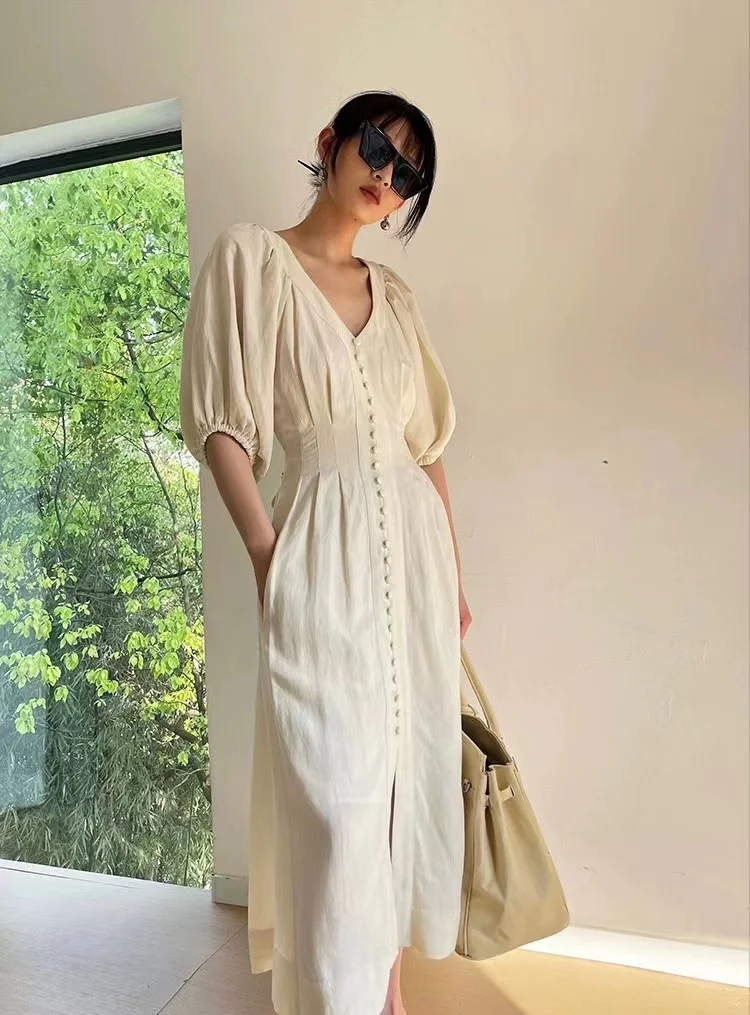 

Summer 2022 new French puff sleeves temperament lady V-neck sexy French slim design feel waist dress