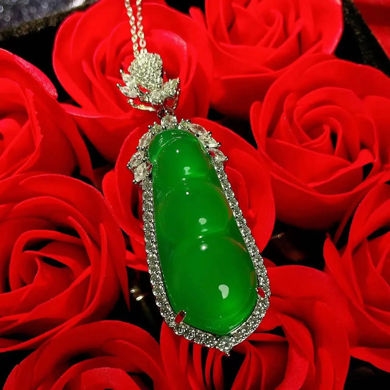 

Gaobing 925 silver-plated green chalcedony fudou pendant agate kidney bean jade pendant