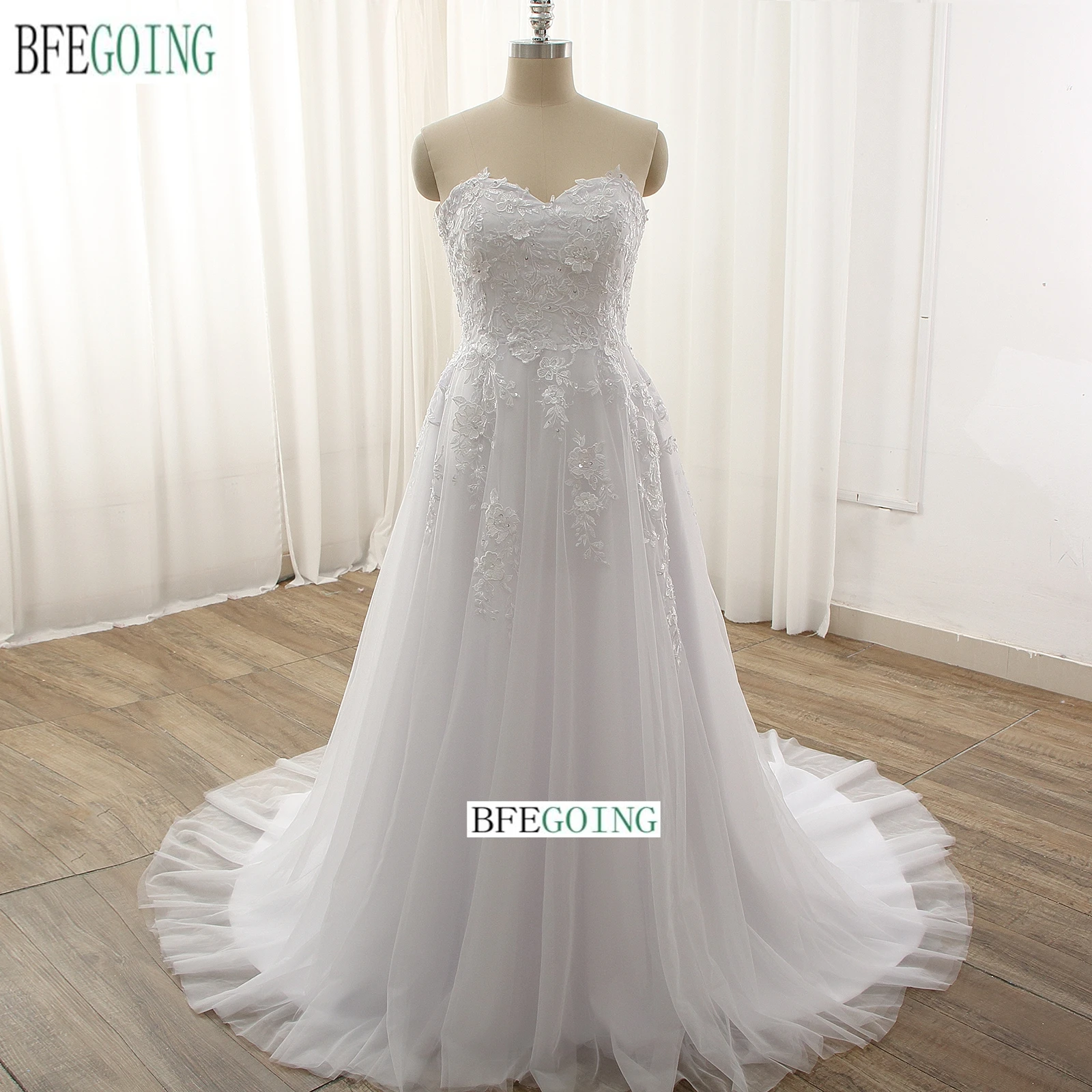 

White Lace Tulle Appliques Sweetheart A-Line Wedding Dresses Chapel Train Custom Made Floor-Length Strapless Bridal Gowns