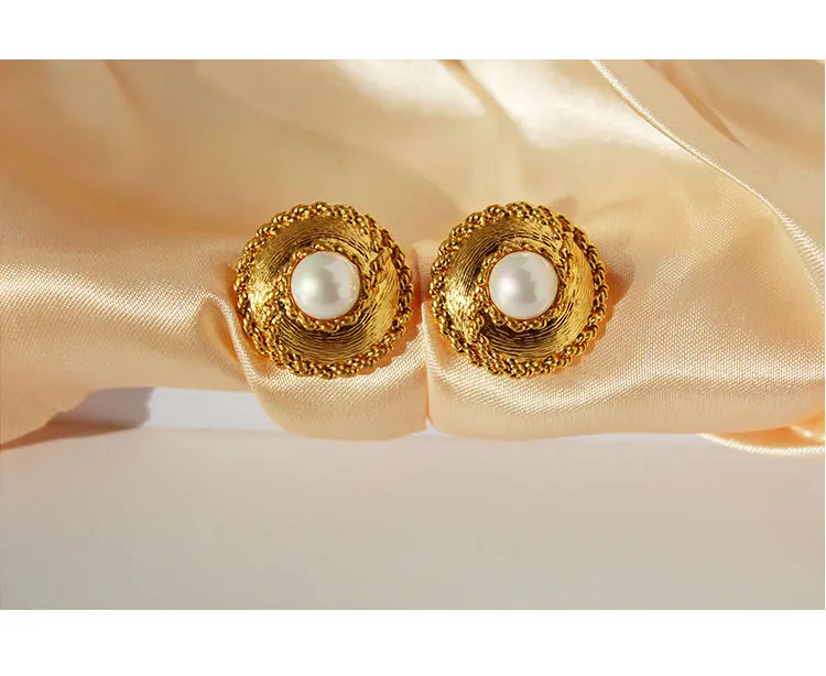 

Decorative round earrings superior sense earrings