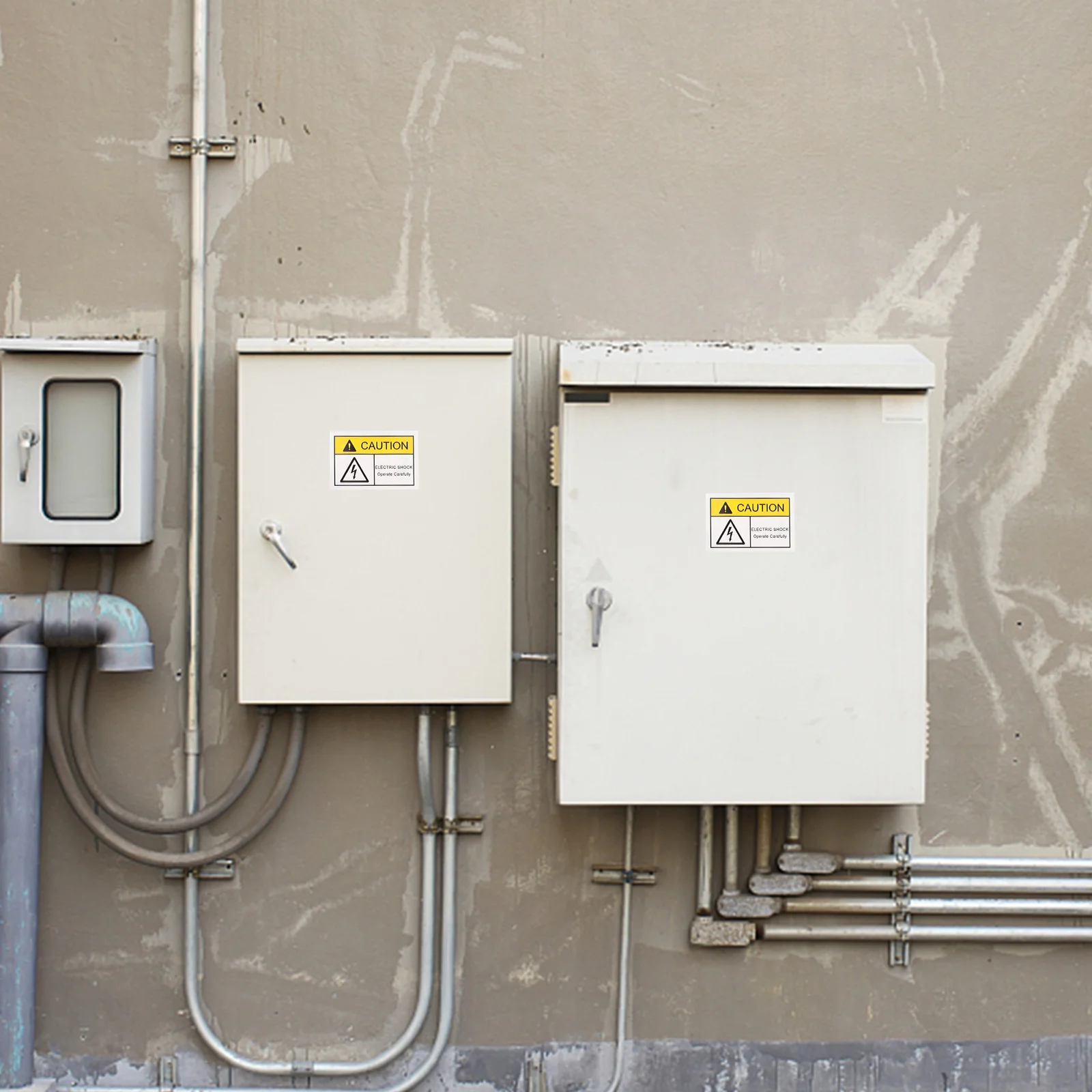 Рисунок 3 - Обратите внимание на наклейку заземления