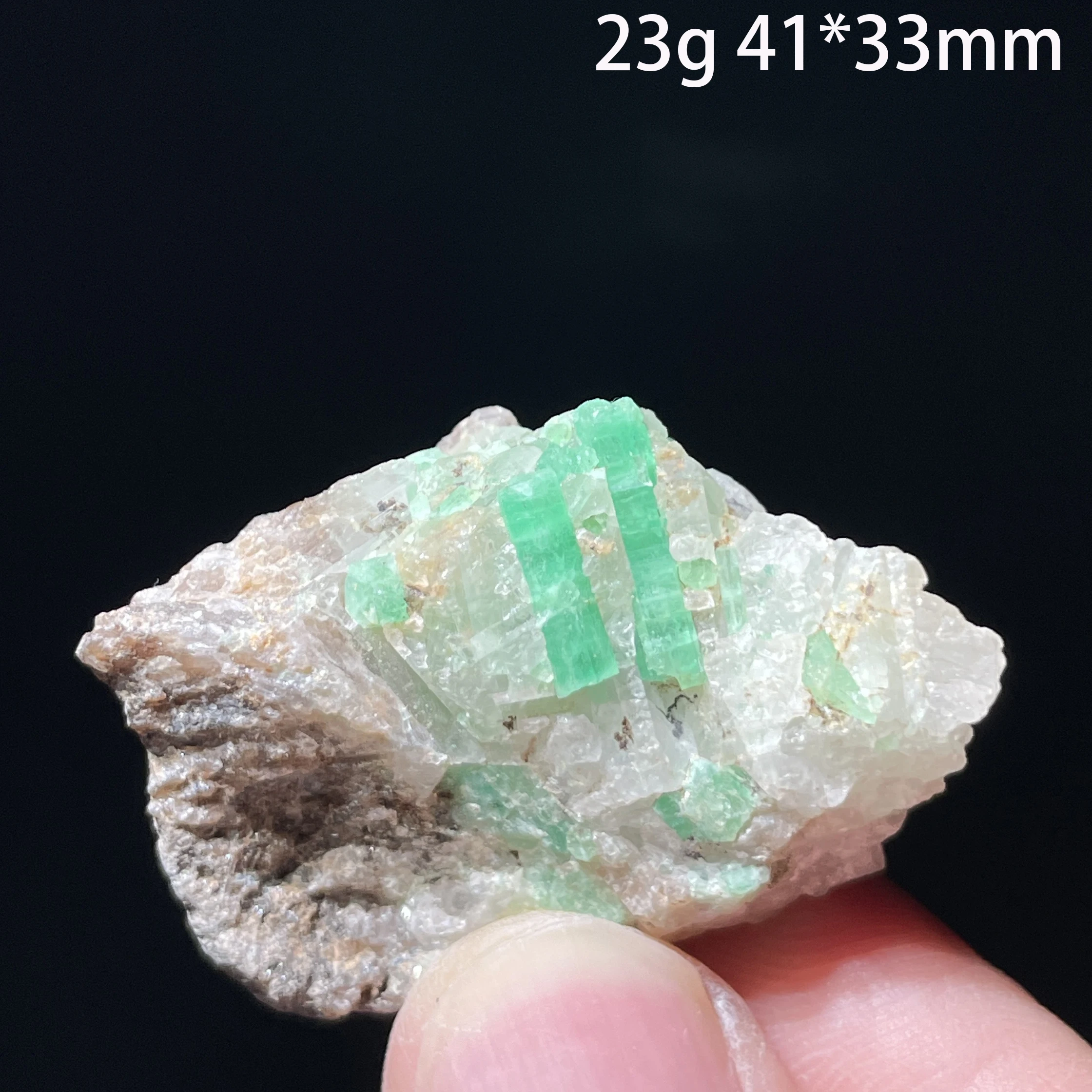 

Зеленый изумруд, кристалл