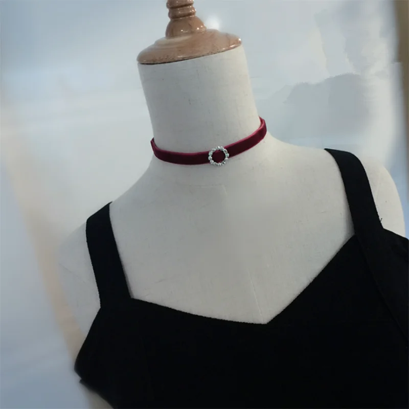 

Adjustable Velvet Choker Neck Strap Chic Necklace Collar Gothic Women Punk Style Trendy Choker Necklaces Fashion Jewelry