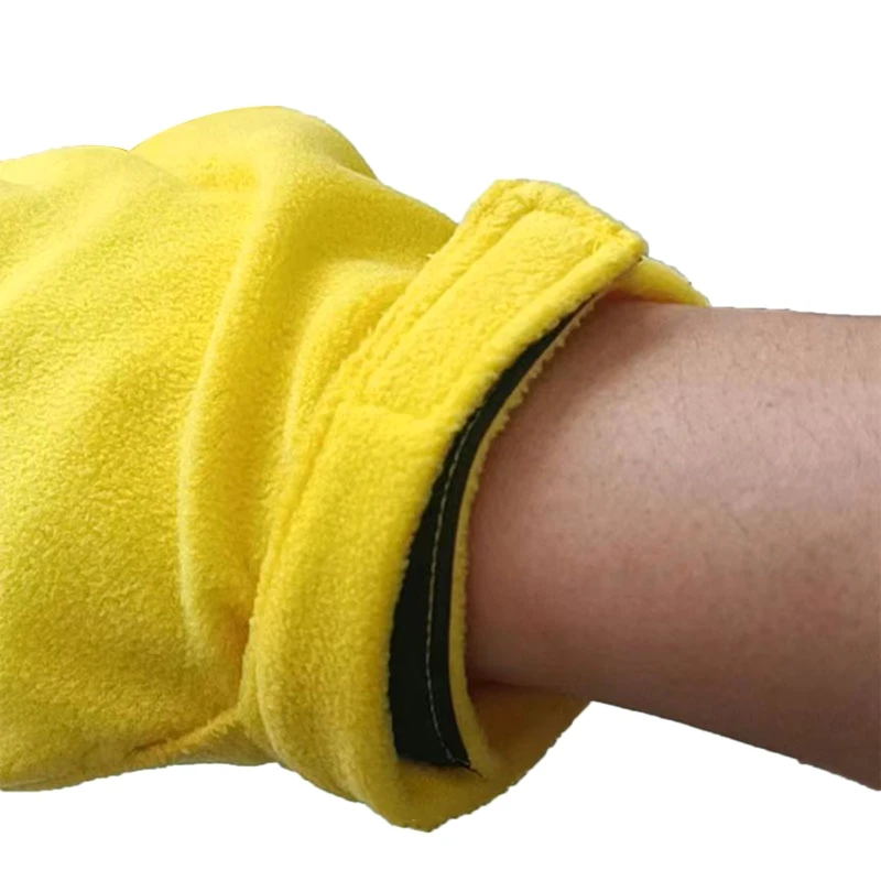 Мягкая и теплая рукавица для сахарного планера улучшающая отношения с ёжиком