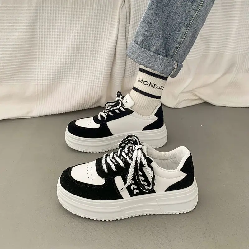 

Spring and autumn 2023 new casual versatile sneakers tall small white shoes