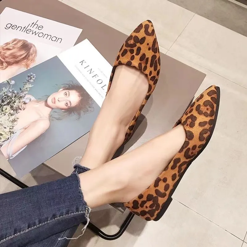

New Spring Women Plus Sizes 34-43 Flats Loafers Shoes Pointed Toe Shallow Mouth Slip-on Ladies Loafer Leopard Ladies Shoes