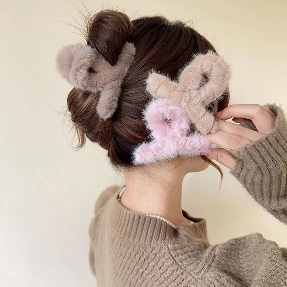 

Winter Faux Fur Mini Hair Claw Plush Hair Clip Crab Barrettes Candy Color Fluffy Cross Small Hairpins Girls Hair Accessories