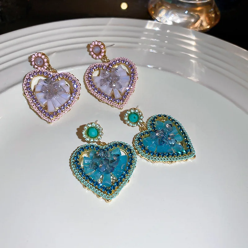 

Minar Sweet Shiny Crystal Heart Shaped Drop Earrings for Women Green Pink Color Rhinestones Large Love Pendant Earring Brincos