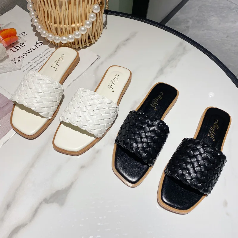 Luxury Women Slippers 2022 Summer New Flat with Fashion Slides Woman Outside Shoes for Ladies Casual Plus Size Slippers Female