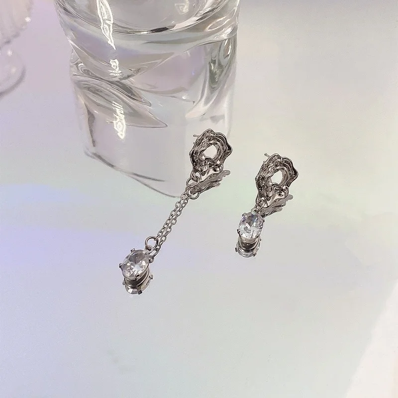 

Женские серьги-гвоздики стразы, модные женские серьги с кисточками, ювелирные изделия для девушек, серебряного цвета, Модные металлические ...