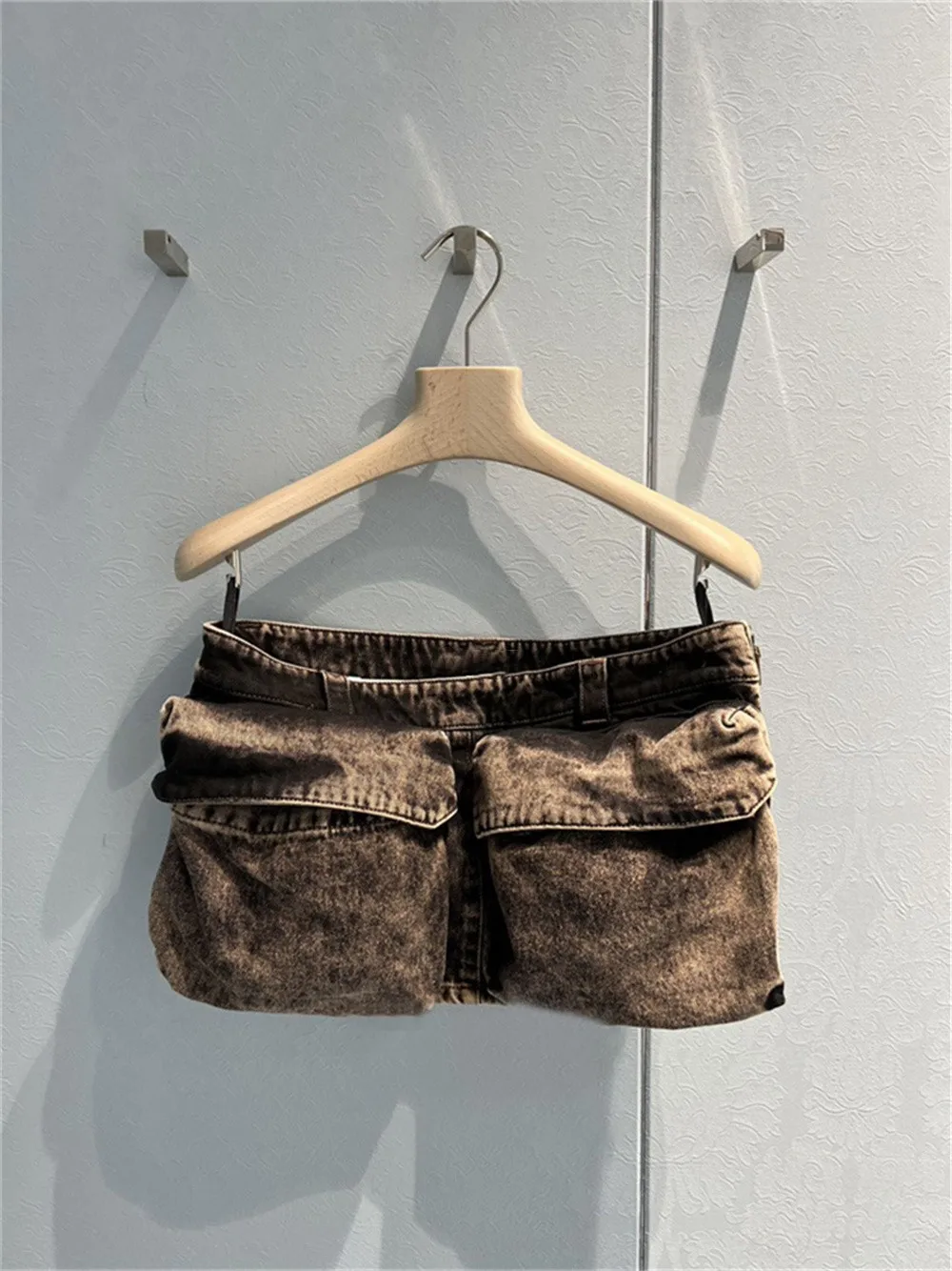 

Женская короткая юбка с завышенной талией и надписью сзади, Новинка лета 2023, Женская универсальная мини-юбка трапециевидной формы с кармана...