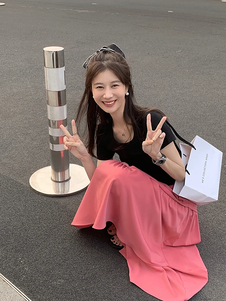 

A Short long-sleeved women's spring and autumn sports and leisure spring clothes are thin and versatile zipper jacket button top