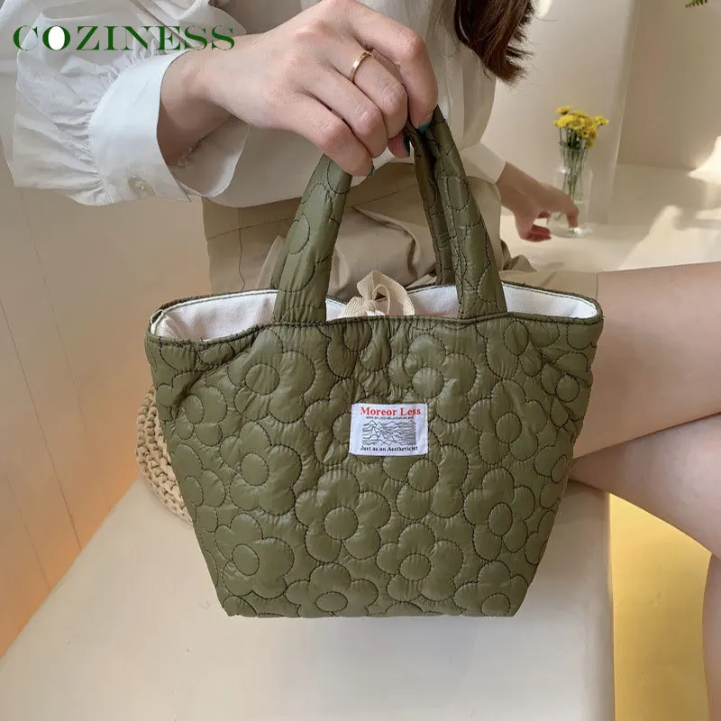 

Простая Сумка для мам, нишевая искусственная Мягкая ручная переноска, Ланч-бокс, Портативная сумка для ребенка на выход, Легкая однотонная с...