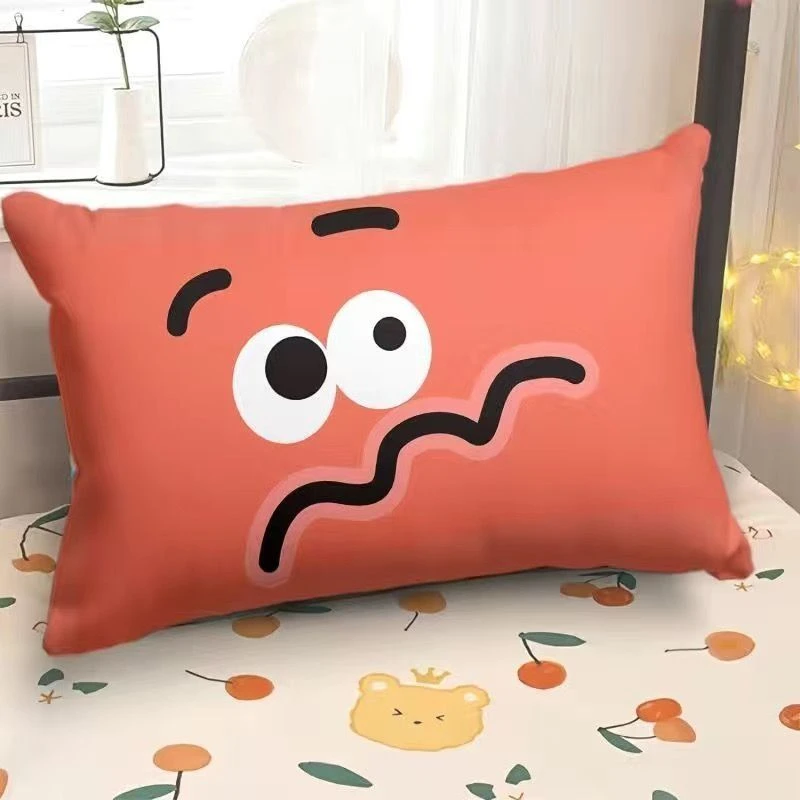 

Велюровая наволочка Emoji