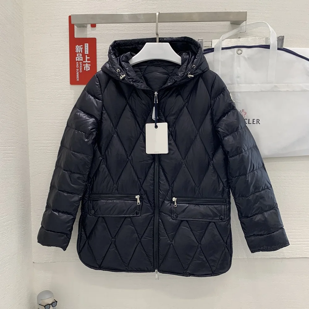 Рисунок 6 - Женский зимний пуховик в клетку