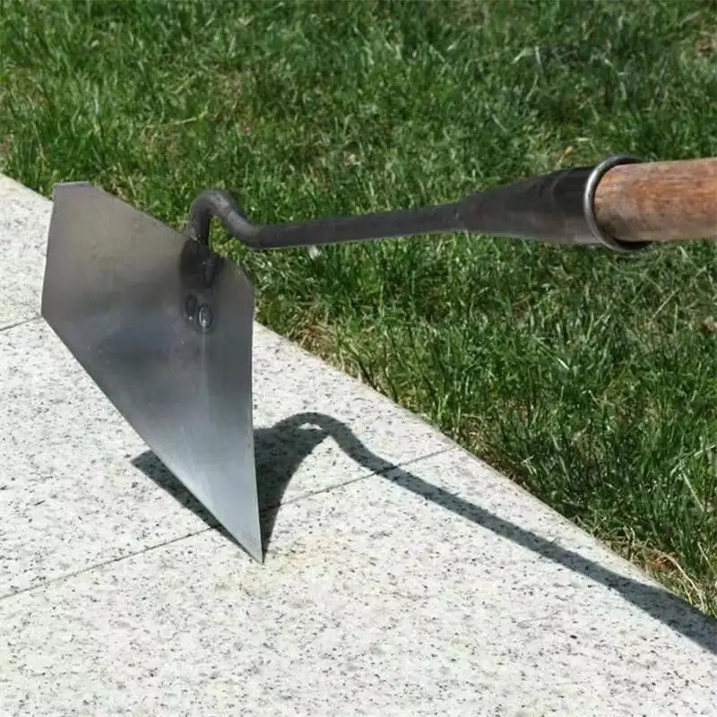 

Мотыга из утолщенной марганцевой стали