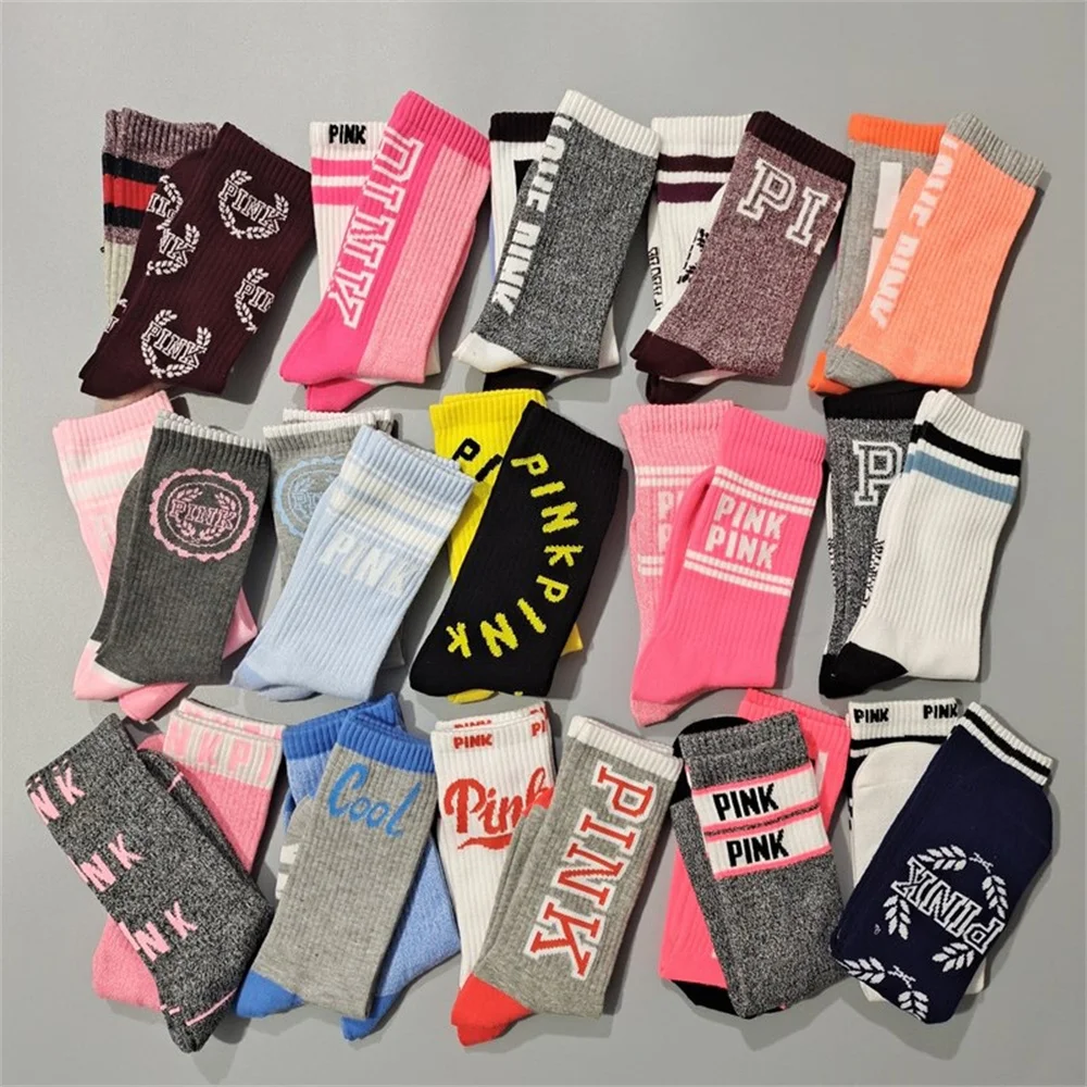 2 Pair/Card of LOVE PINK Letters Fashion Women's Sports Cotton Stockings Street Style Hip-hop Skateboard Socks