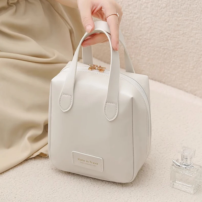 Рисунок 2 - Косметички для женщин