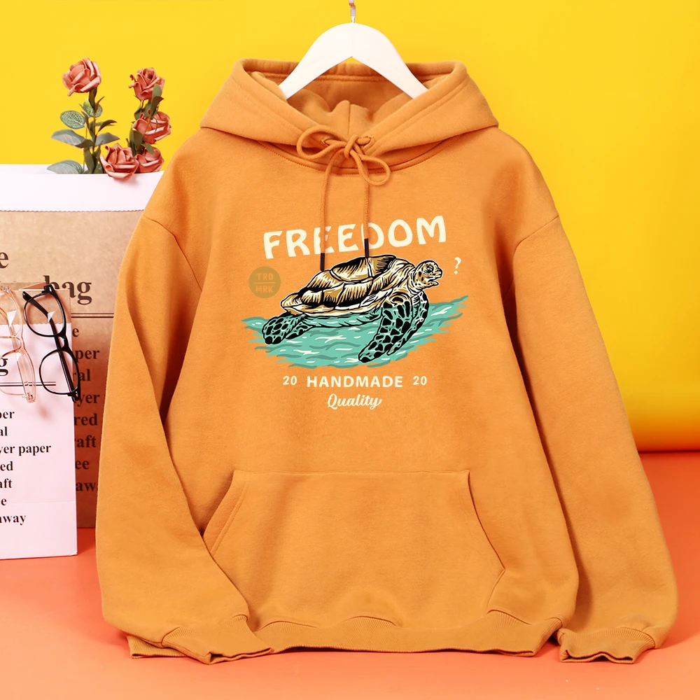 

Freedom Sea Turtle Roam The Ocean Print Sweatshirt Female Fashion Fleece Hooded Autumn Comfortable Hoodie Casual Fleece Clothes