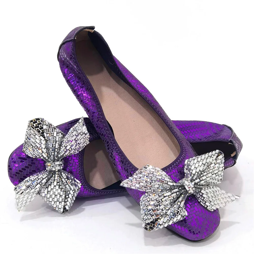 

Женские балетки из натуральной кожи, со стразами