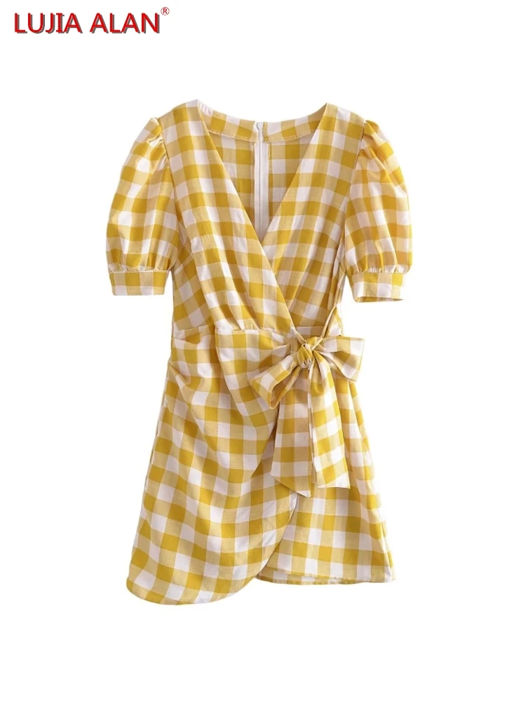 

Женское клетчатое мини-платье с V-образным вырезом, рукавами-фонариками и бантом