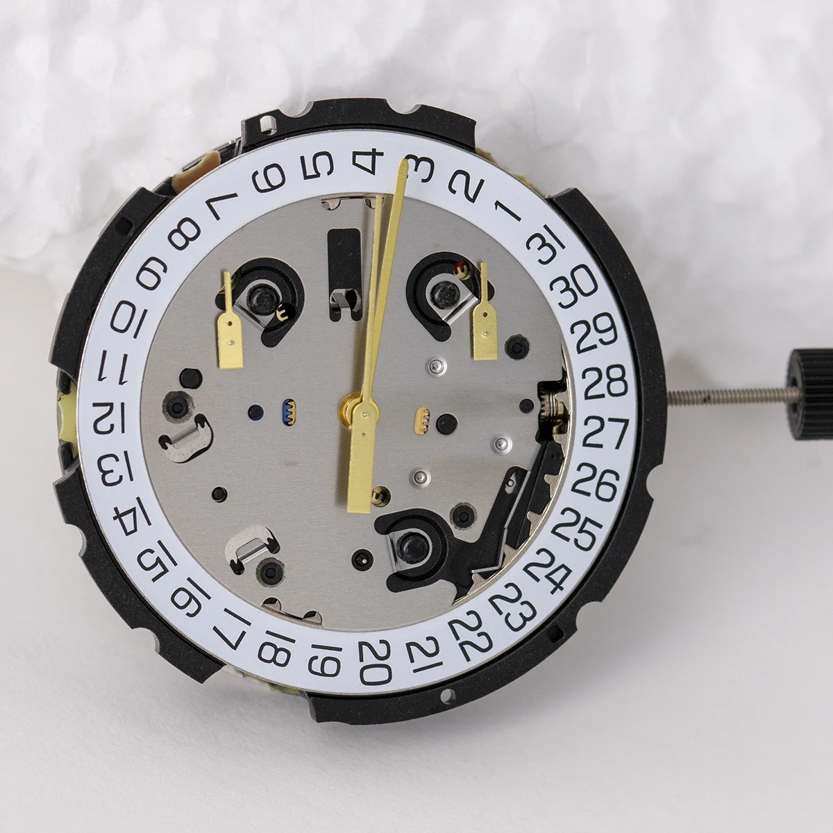 The Watch Comes with A New Swiss Original ETA G10.212/1 6-pin 4-point Calendar V8 Quartz Movement