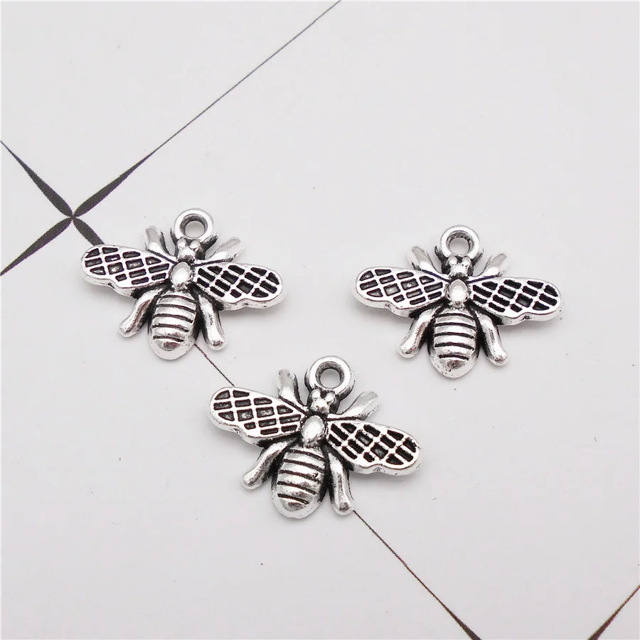 

30PCS Zinc Alloy Bee Shape Charms Antique Silver Color Honeybee Insect Pendant Necklace Bracelet Handmade Jewelry Accessory