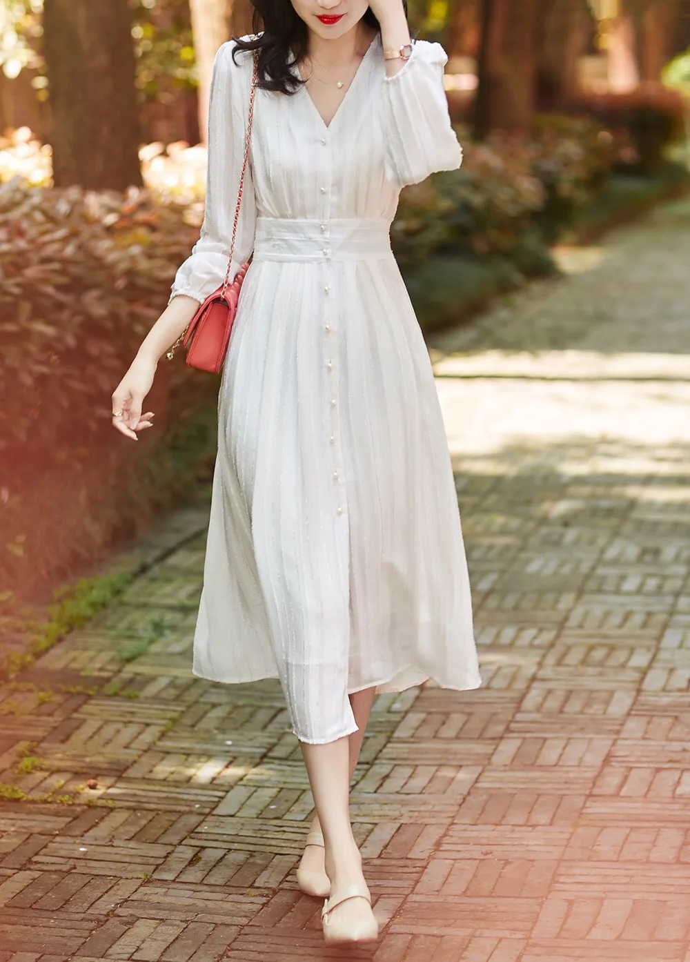 Женское шифоновое платье средней длины белое однобортное Элегантное