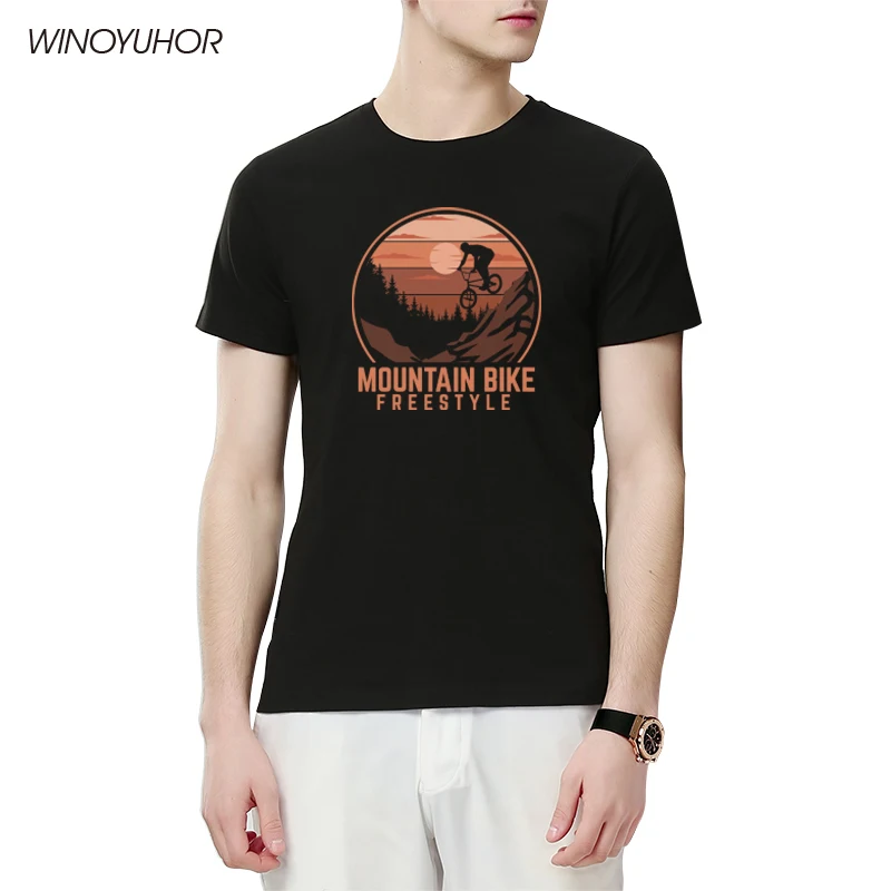 

Футболка мужская с коротким рукавом и горным велосипедом