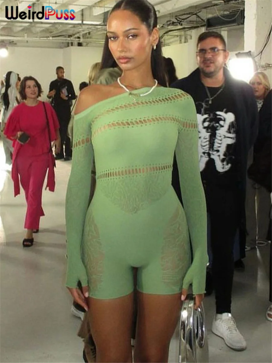 Женский прозрачный комбинезон необычный с открытыми плечами и длинными рукавами