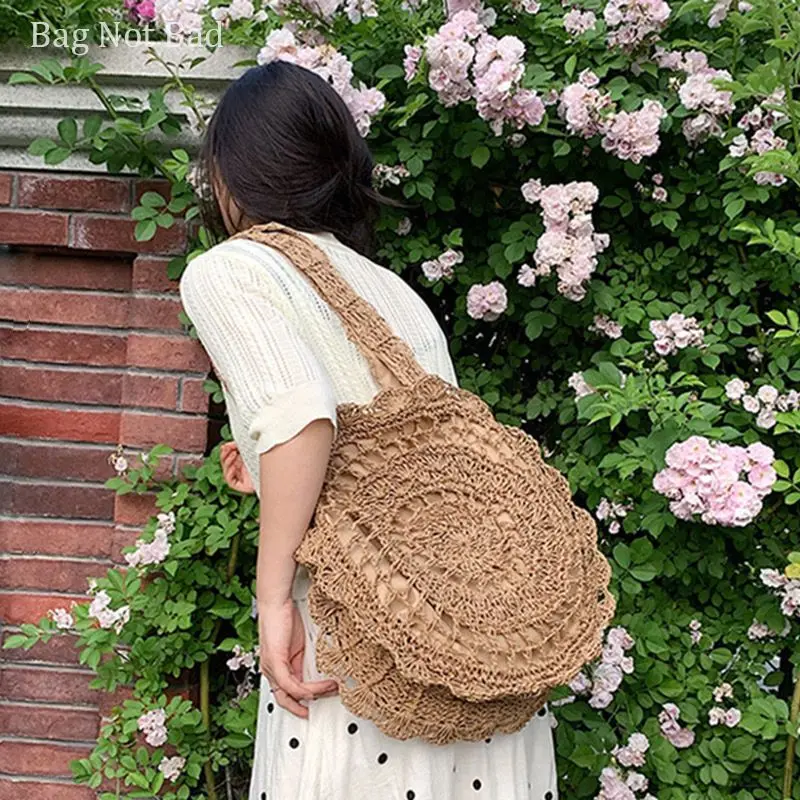 

2023 New Large Capacity Simple Round Woven Hollowed-out Round Single-shoulder Straw Bag Handmade Hook Flower Beach Bag For Women