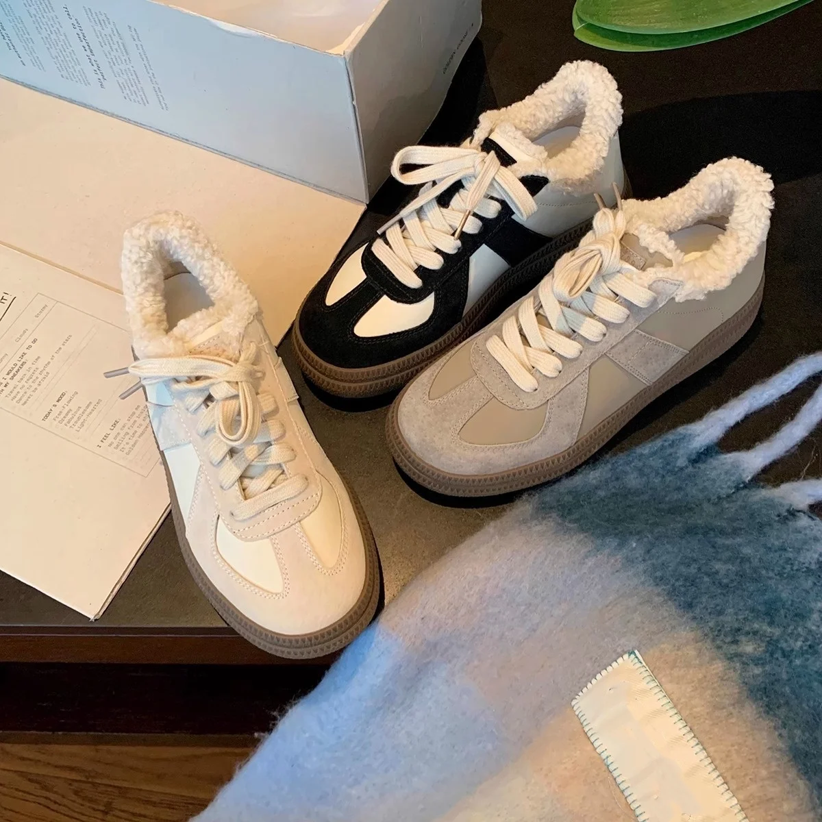 Женские кожаные Лоскутные кроссовки с коротким плюшем коллекция 2024 года узкие