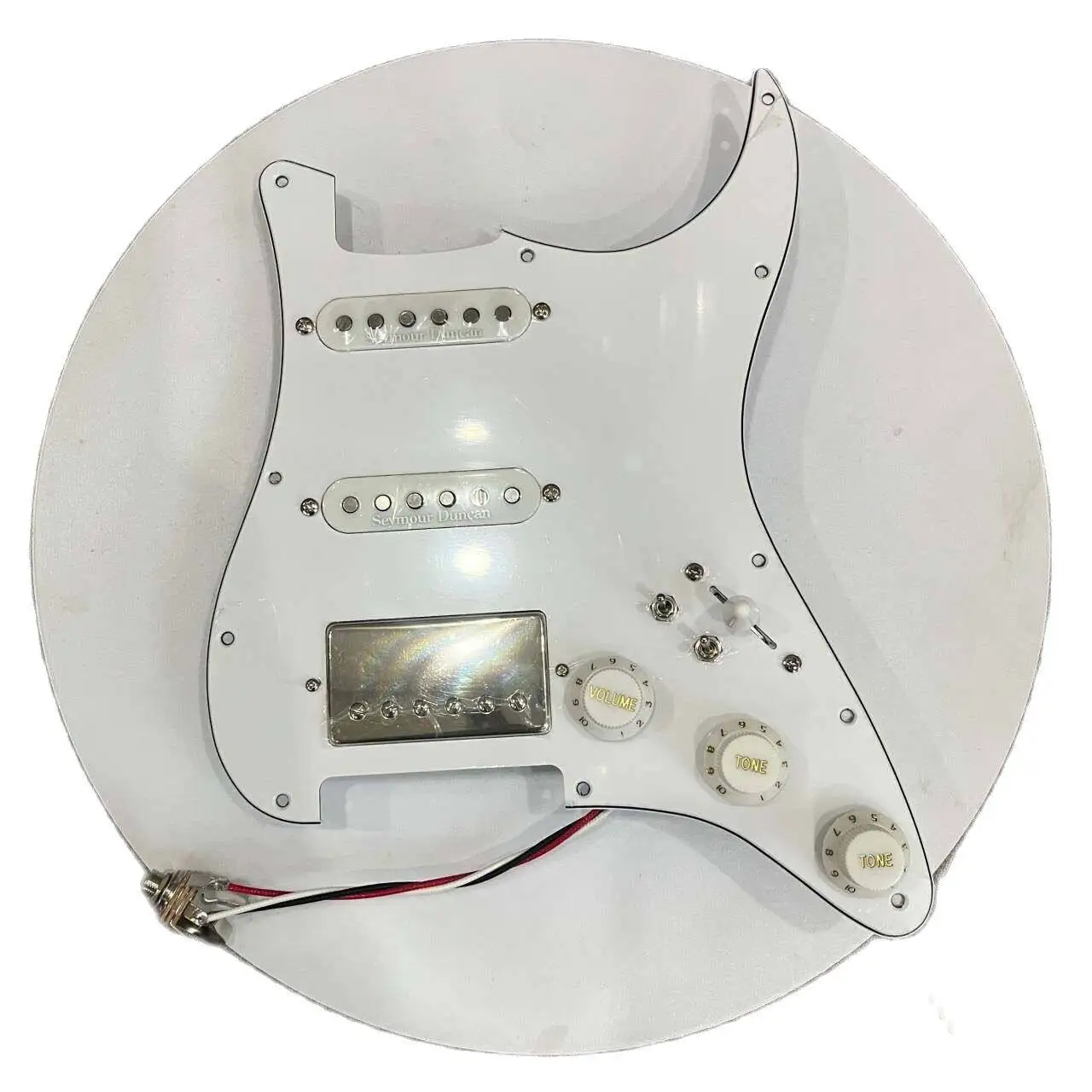 

Upgrade Prewired HSS Pickguard White Seymour Duncan SSL1Single Coil Pickups 1 Set 7 Way Switch Multifunction Wireing Harness