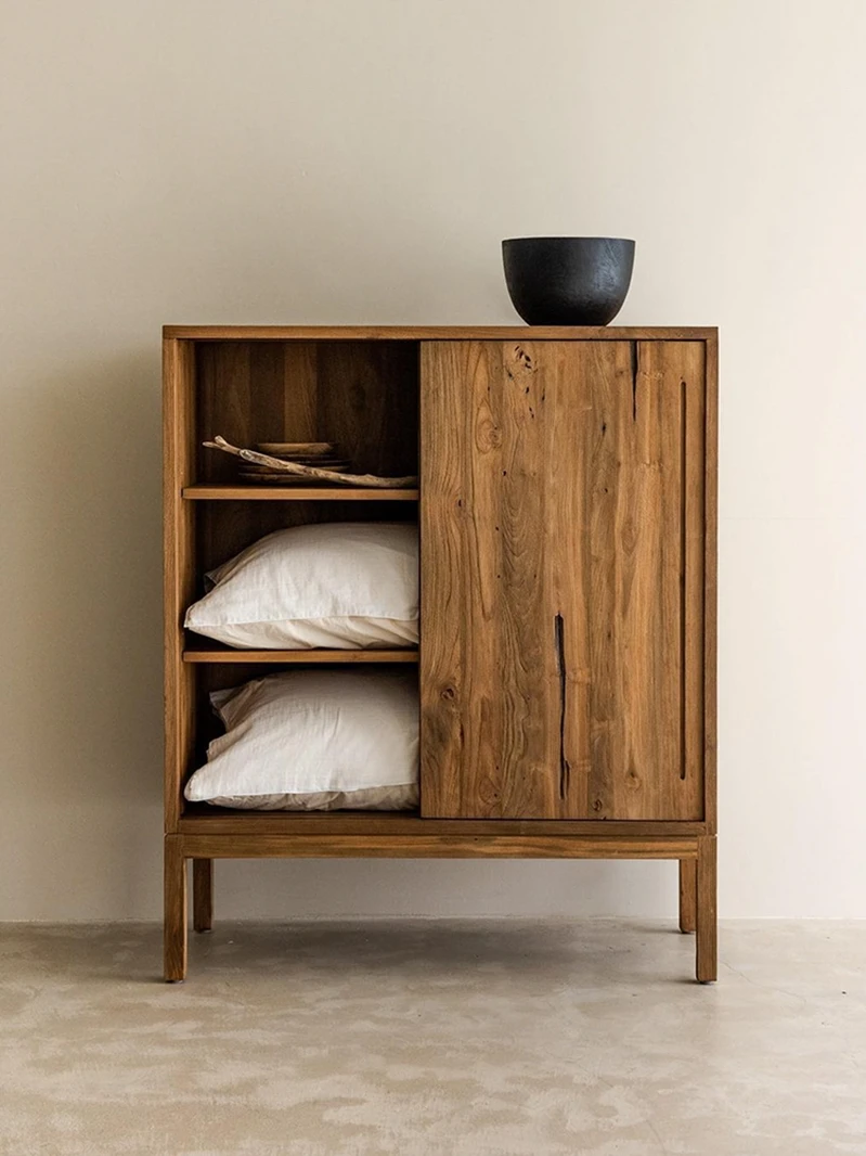 Буфет из массива дерева в скандинавском стиле