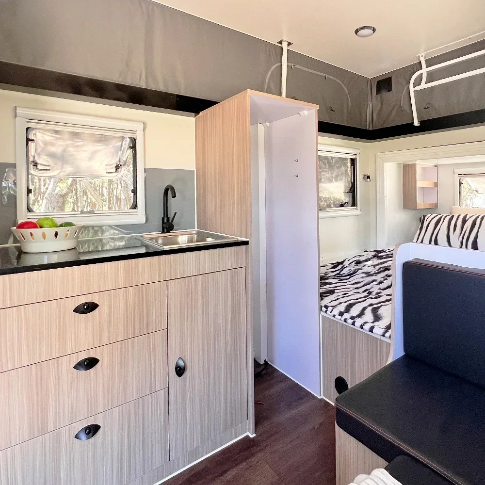 Винтажная винтажная игрушка для автомикатов Rv Camper Slide Outs e Toy Hauler Offroad Caravan Austr