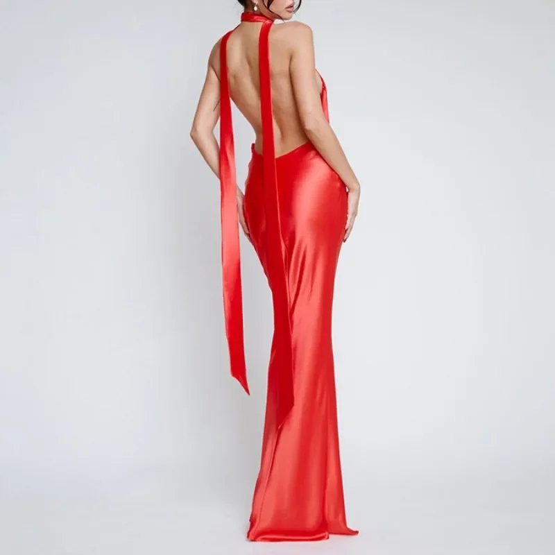 Женское платье без рукавов с V-образным вырезом и открытой спиной