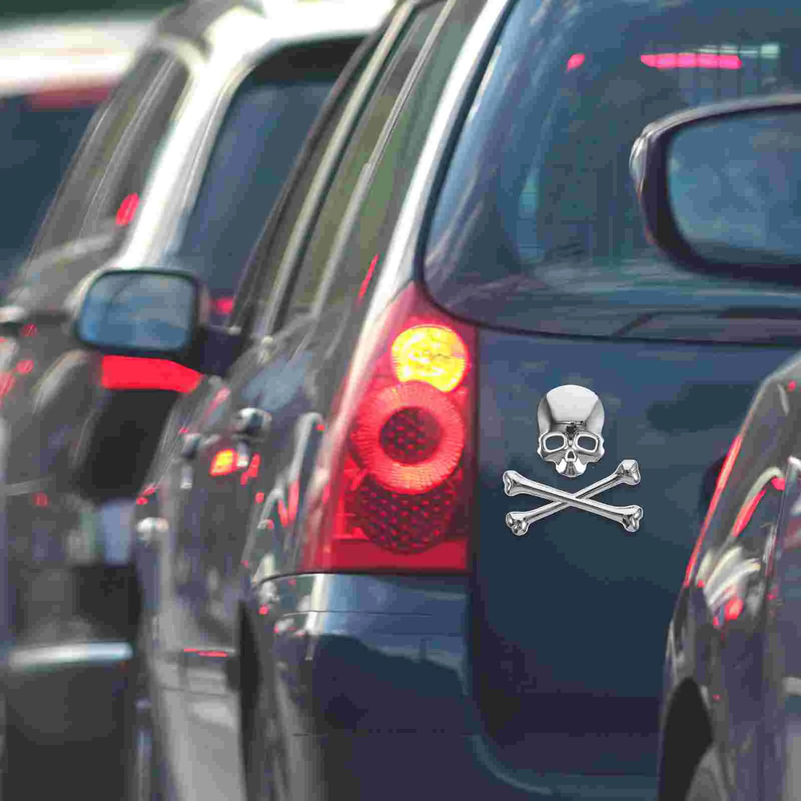 Трафарет с черепом и скрещенными костями металлический логотип автомобиля