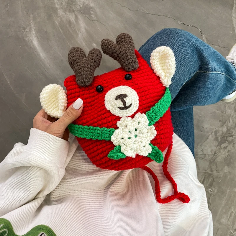 Милая маленькая круглая сумка бархатная плетеная на плечо женская простая