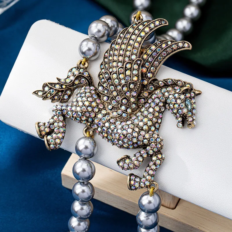 Женское ожерелье с подвеской в виде животного