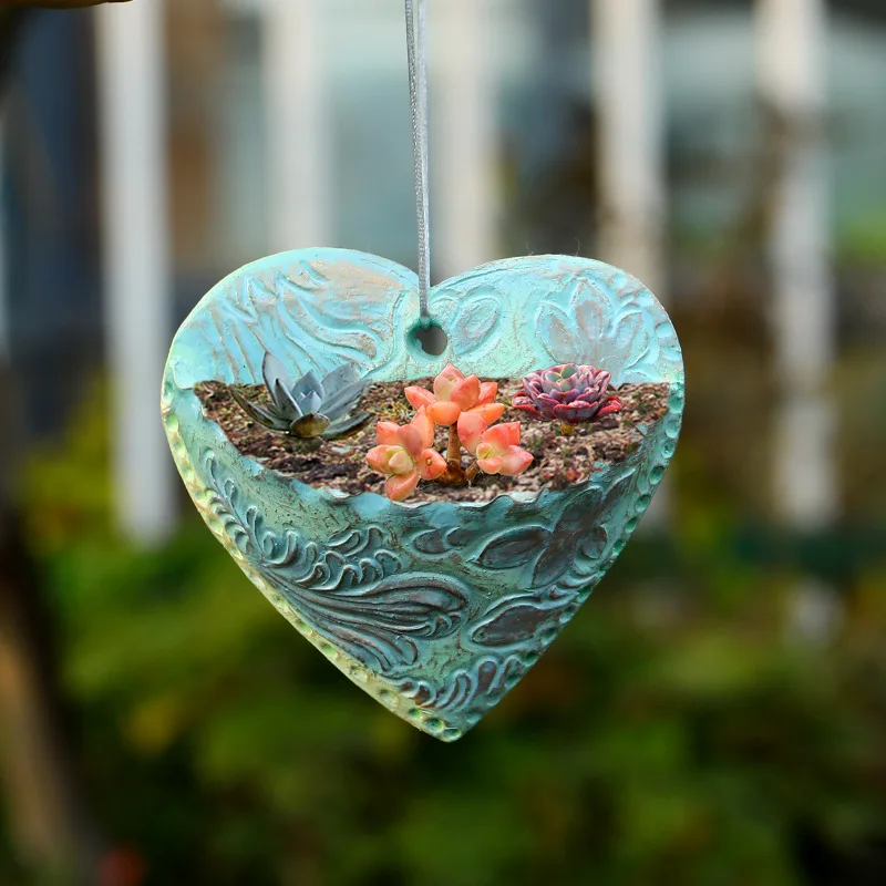 

Retro Heart-shaped Succulent Resin Flower Pot Wall Hanging Succulent Heart Pocket Platter Green Planter Flower Wall Decoration