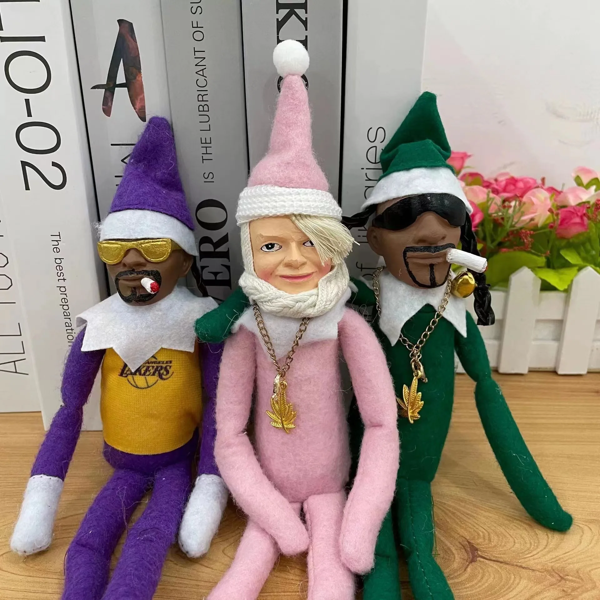 

2023 New Year Gifts Snoop on A Stoop Christmas Elf Doll Spy on A Bent Toys Festival Party Decor Home Resin Ornaments Figurines