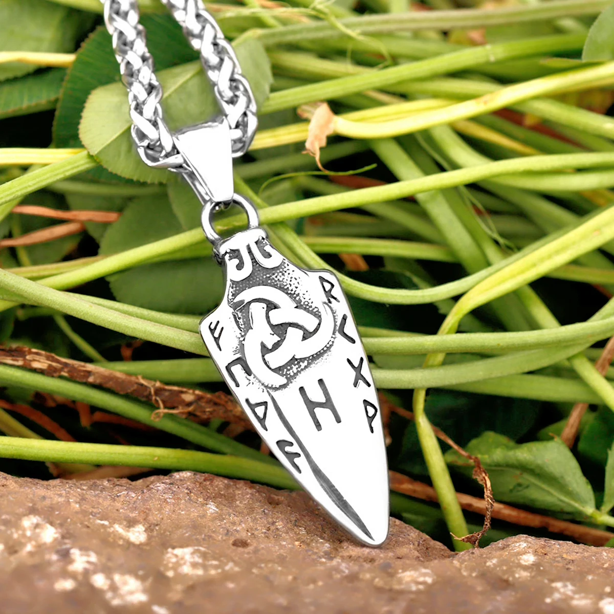

Nordic Viking Rune Arrow Necklace Men's Stainless Steel Valknut Celtic Knot Amulet Pendant Necklace Fashion Vintage Jewelry Gift