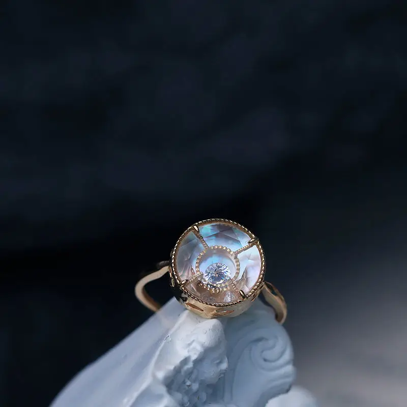 

Deep Sea White Butterfly Shell Natural White Crystal Japanese Luxury Ring