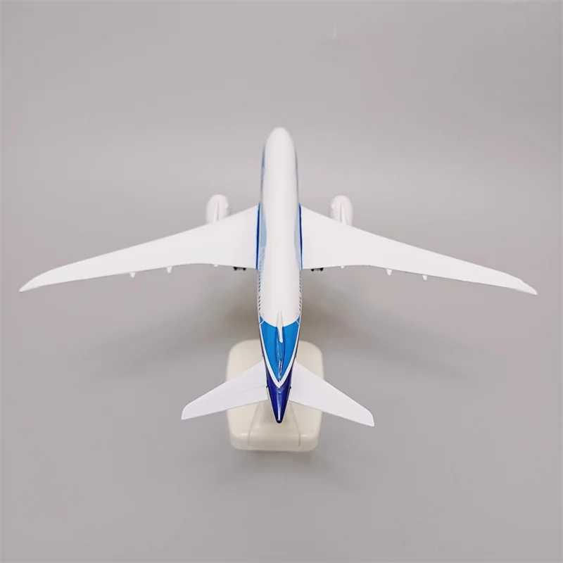 Модель самолета из металлического сплава с колесами, 20 см