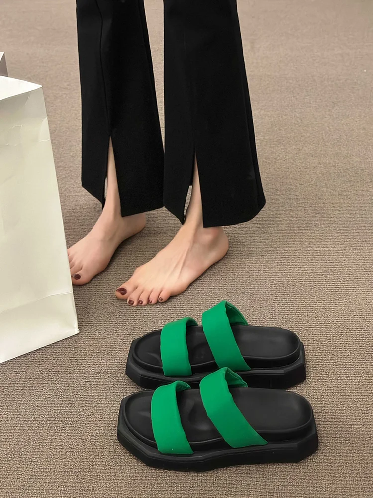 

Flat Shoes Female Summer Clogs Woman Slippers Soft Slides Pantofle Fashion Platform Med Beach Comfort 2023 Luxury Casual PU Rubb